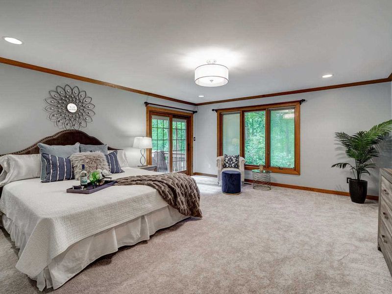 8520 Valley Brook Dr, Raleigh, NC 27613