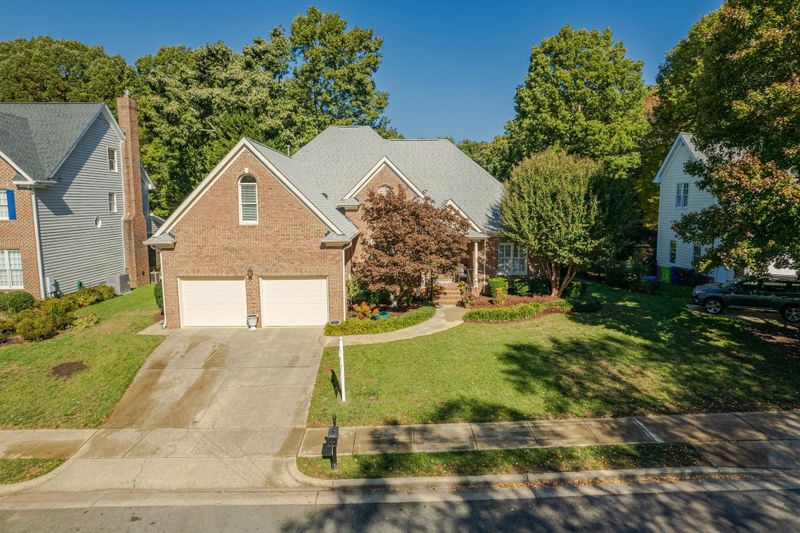 8521 Davishire Dr, Raleigh, NC 27615