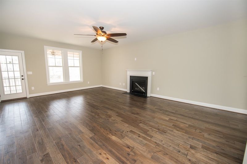 8521 Hurst Dr, Raleigh, NC 27603