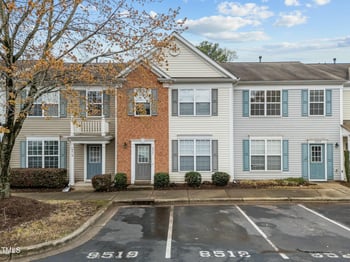 8521 Mount Valley Ln, Raleigh, NC 27613