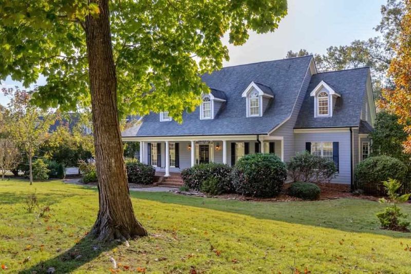 8521 Timberland Dr, Wake Forest, NC 27587
