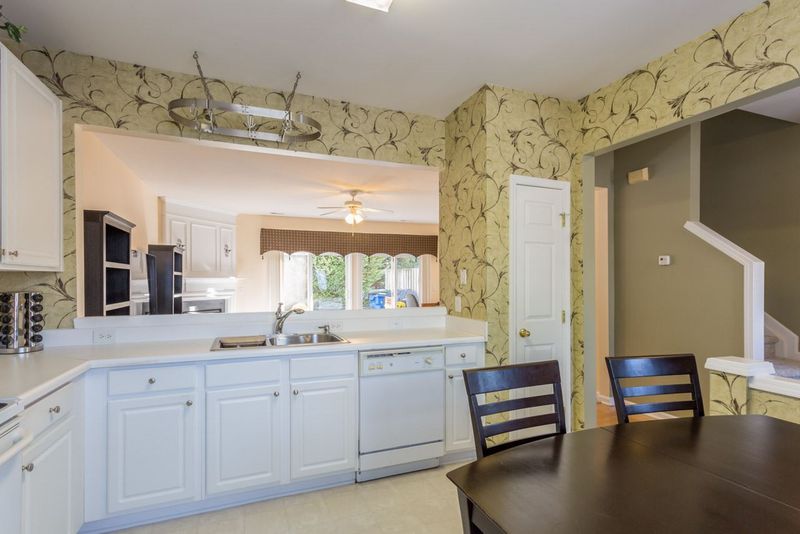 8522 Mount Valley Ln, Raleigh, NC 27613