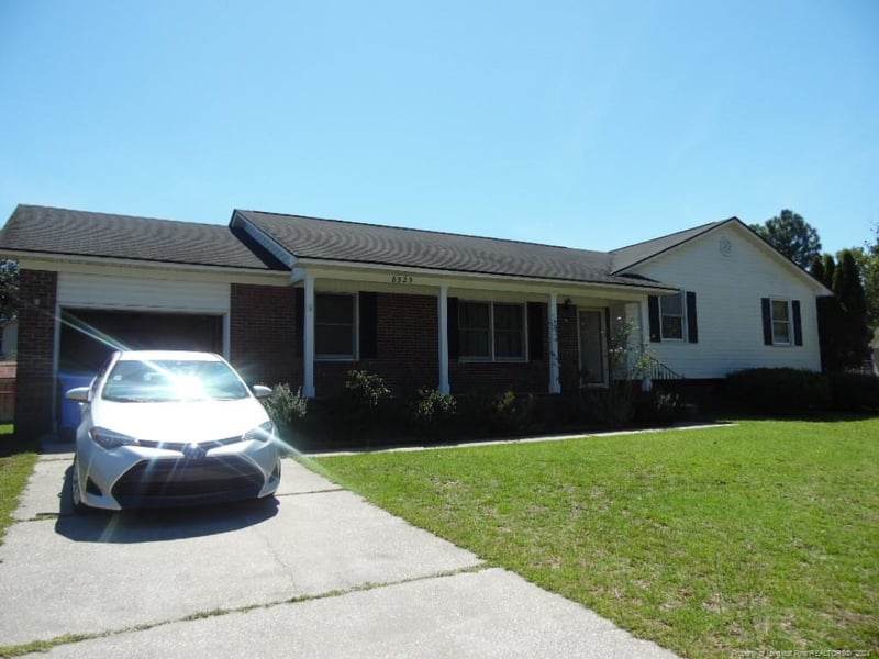 8525 Cartman Dr, Fayetteville, NC 28314