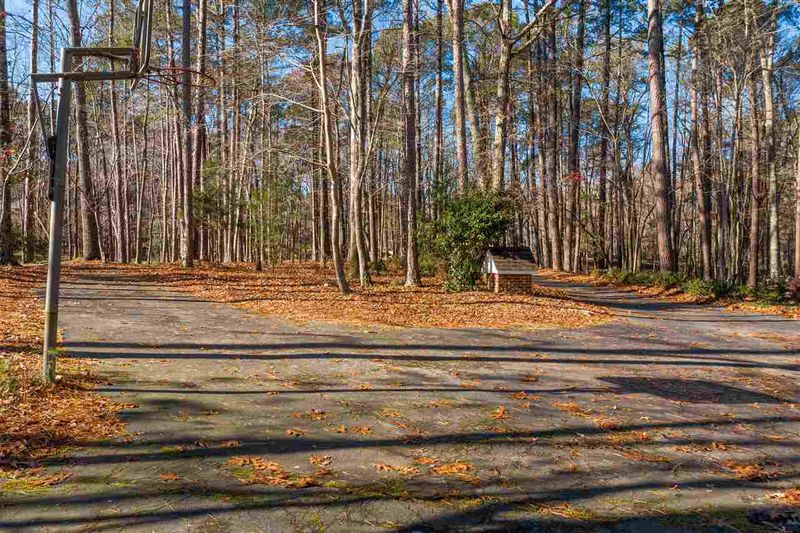 8528 Bournemouth Dr, Raleigh, NC 27615