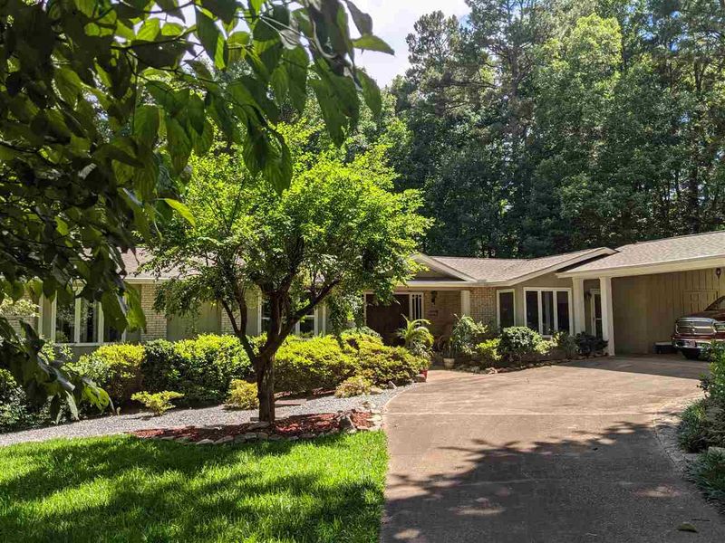 8529 Sawyer Dr, Raleigh, NC 27613