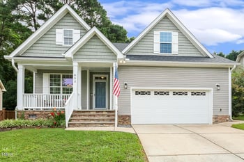 853 Bluffcreek Dr, Fuquay Varina, NC 27526
