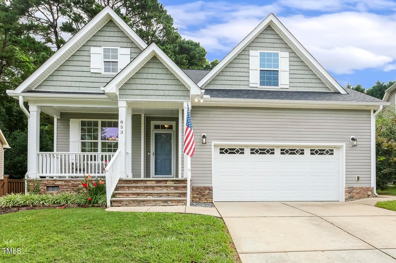 853 Bluffcreek Dr, Fuquay Varina, NC 27526