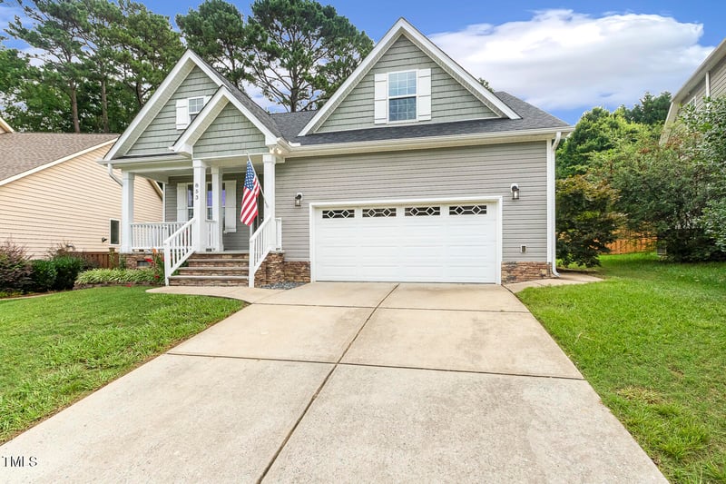 853 Bluffcreek Dr, Fuquay Varina, NC 27526