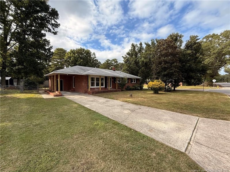 853 Shannon Dr, Fayetteville, NC 28303