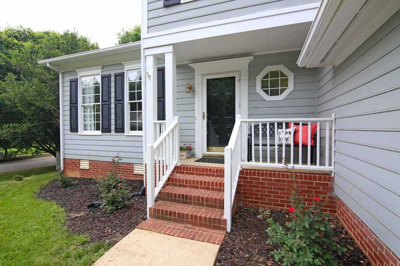 8533 Yucca Trl, Raleigh, NC 27615