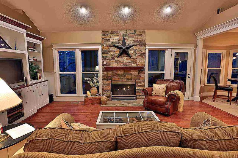 8536 Yucca Trl, Raleigh, NC 27615