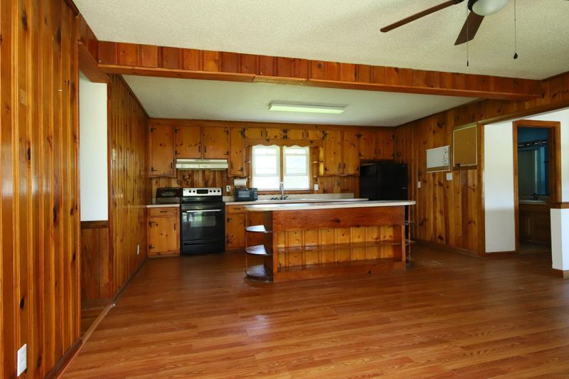854 Five Points Rd, Benson, NC 27504