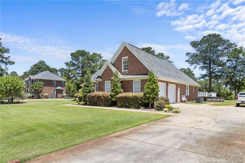 854 Long Iron Dr, Fayetteville, NC 28312
