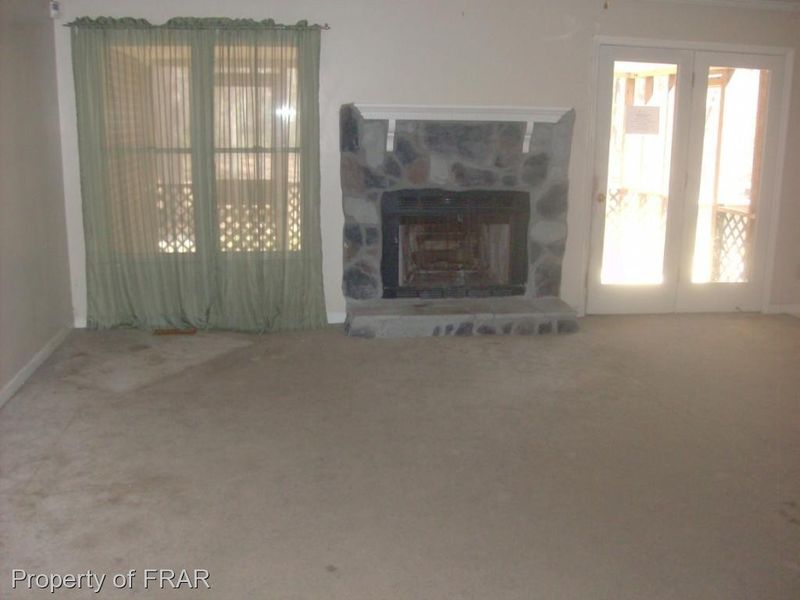 855 Shadowmoss Dr, Fayetteville, NC 28312