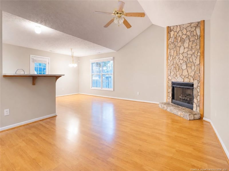 855 Turkey Ridge Dr, Fayetteville, NC 28314