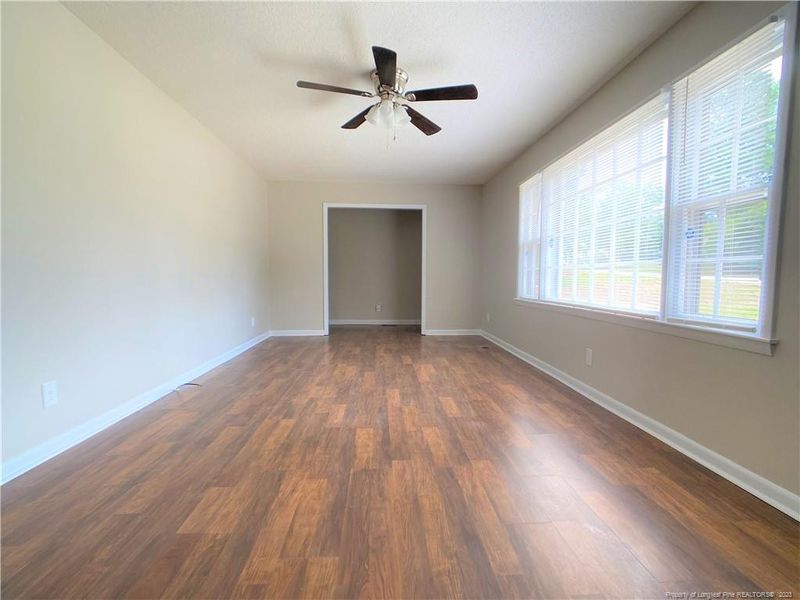856 Bedrock Dr, Fayetteville, NC 28303