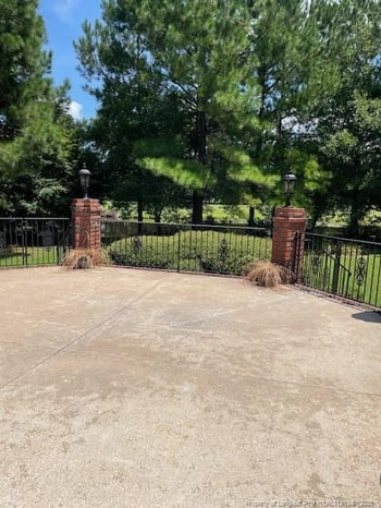 858 Three Wood Dr, Fayetteville, NC 28312