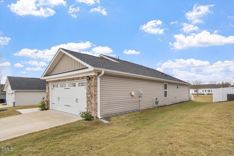 8588 Kenridge Ln, Fuquay Varina, NC 27526