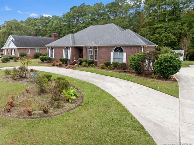 859 Three Wood Dr, Fayetteville, NC 28312