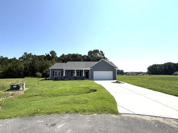 86 Harvest Hills Ln, Dunn, NC 28334