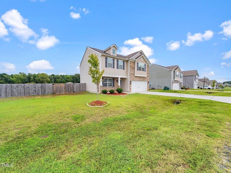 86 Rockwater Way, Zebulon, NC 27597