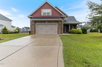 86 Sharpstone Ln, Clayton, NC 27527
