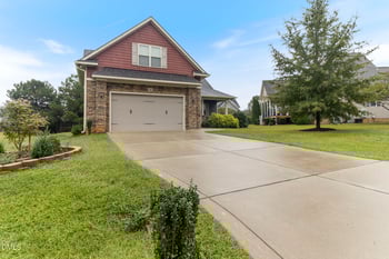 86 Sharpstone Ln, Clayton, NC 27527