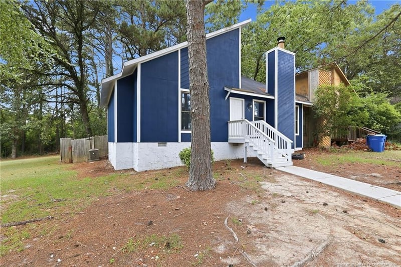 860 Danish Dr, Fayetteville, NC 28303
