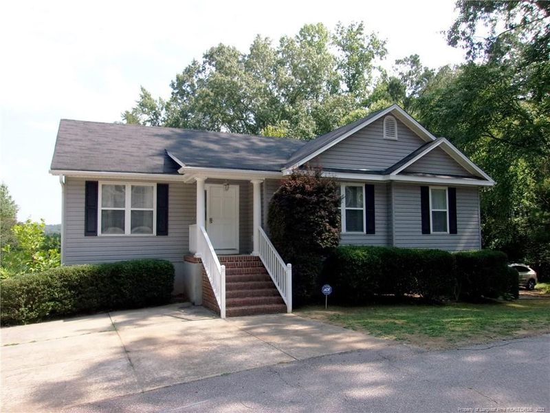 860 Eagles Nest Dr, Sanford, NC 27332