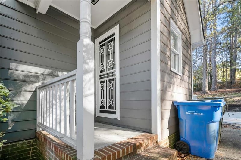 860 Hilton Dr, Fayetteville, NC 28311