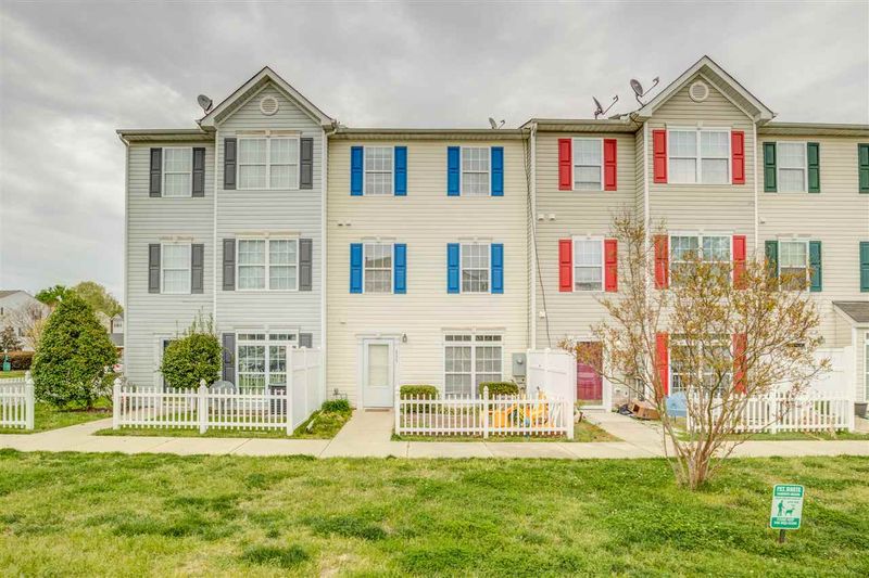 8600 Neuse Landing Ln #111, Raleigh, NC 27616
