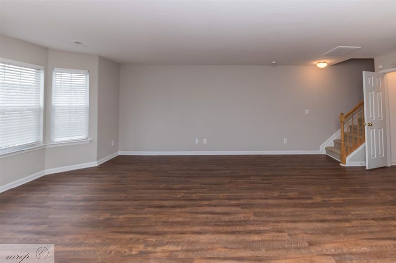 8600 Neuse Ldg #102, Raleigh, NC 27616