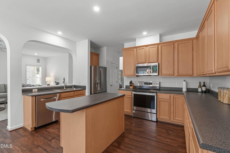 8601 Barrett Hall Ln, Wake Forest, NC 27587