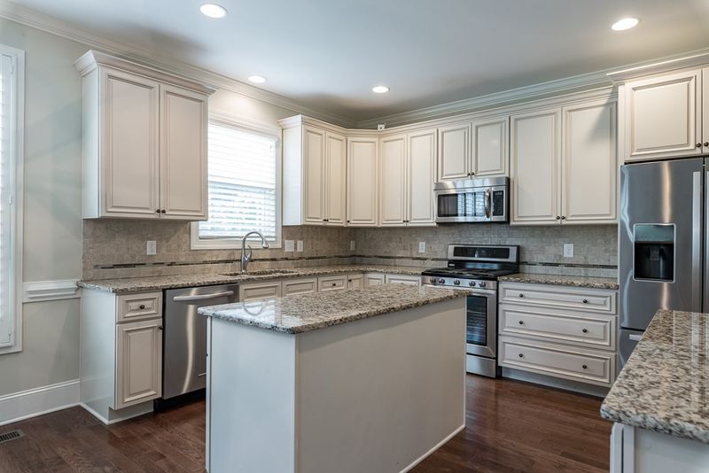 8603 Eagle View Dr, Durham, NC 27713