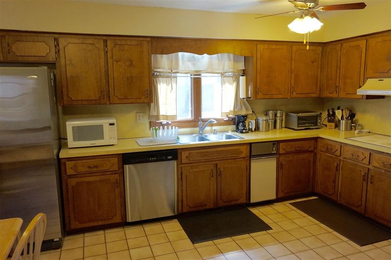 8605 Maidstone Ct, Raleigh, NC 27613