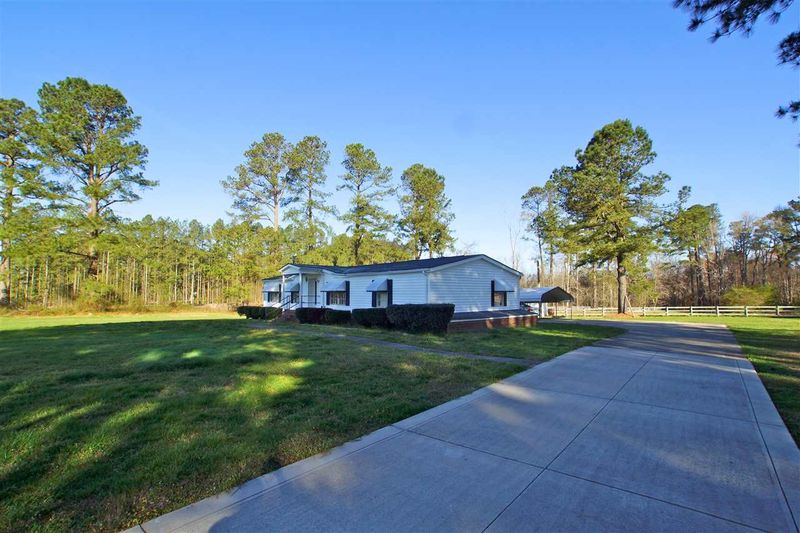 8605 Riley Hill Rd, Zebulon, NC 27597