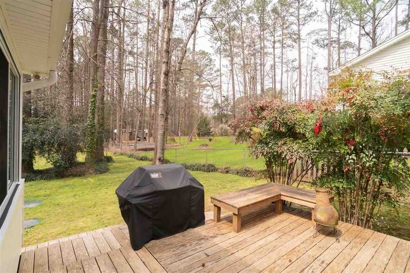 8608 Glendale Dr, Apex, NC 27539
