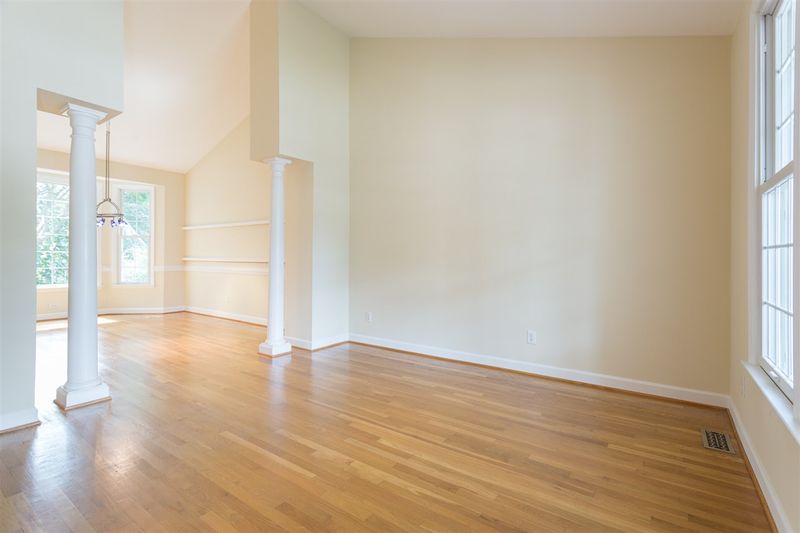 8608 Paddle Wheel Dr, Raleigh, NC 27615