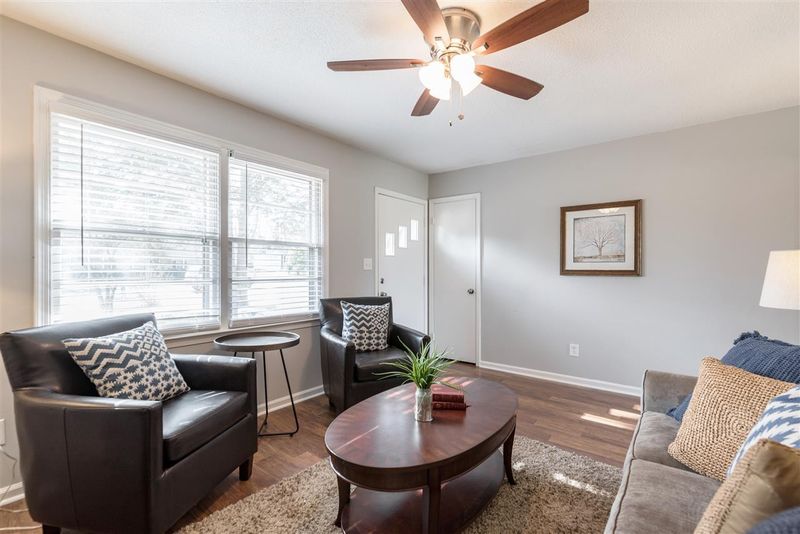 8608 Stonegate Dr, Raleigh, NC 27615