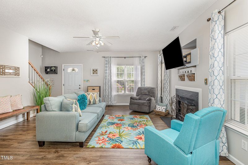 8609 Neuse Stone Dr, Raleigh, NC 27616