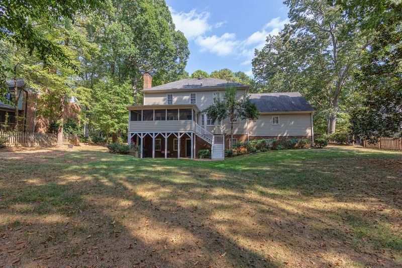 8609 Seagate Dr, Raleigh, NC 27615