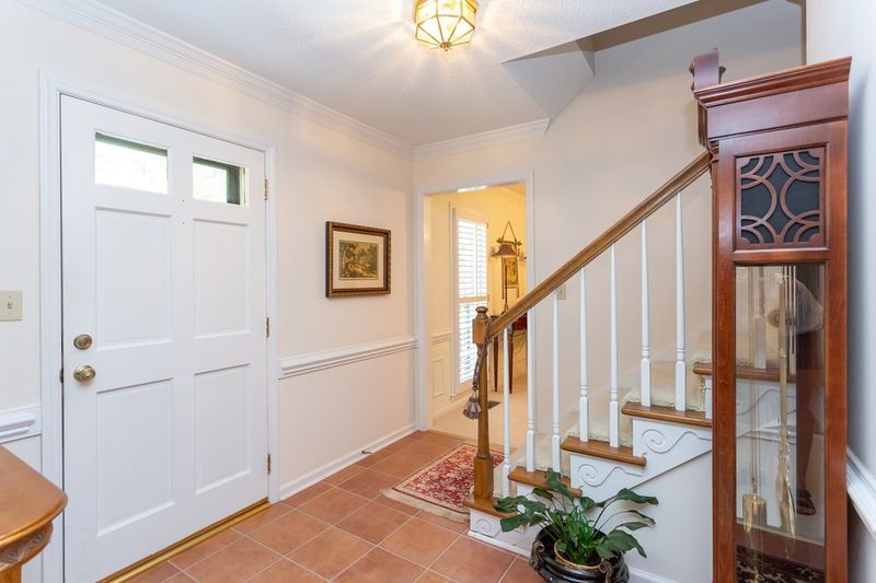 8609 Seagate Dr, Raleigh, NC 27615