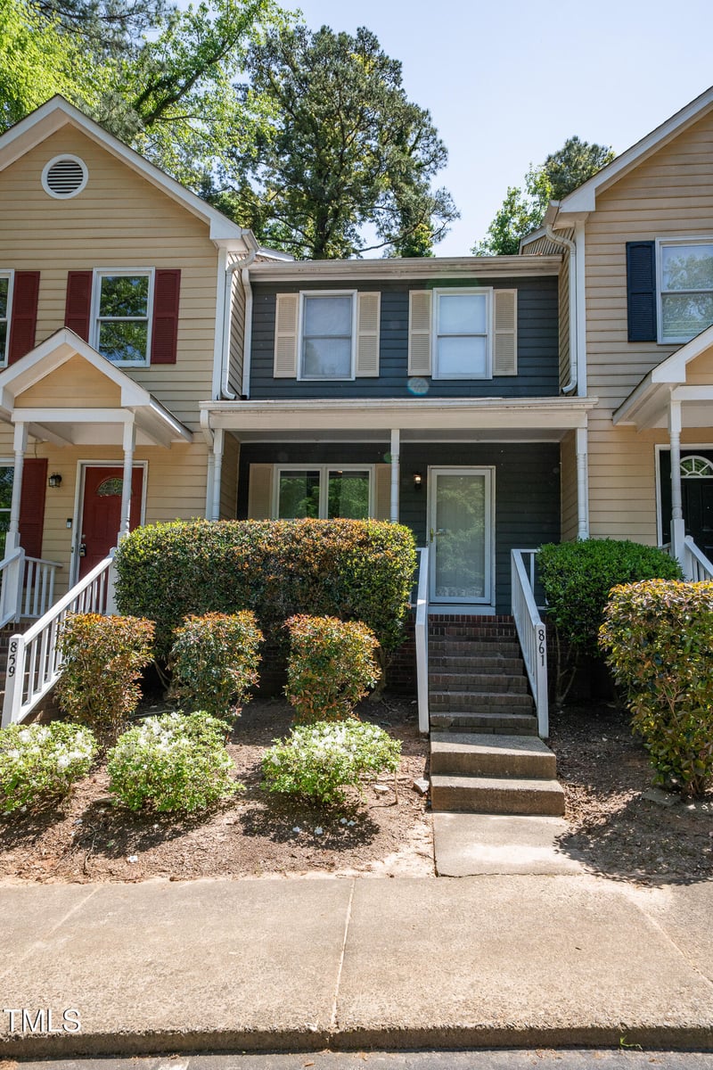 861 Dalewood Dr, Raleigh, NC 27610