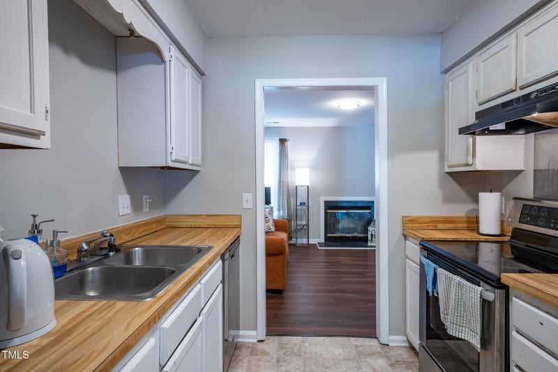 861 Dalewood Dr, Raleigh, NC 27610