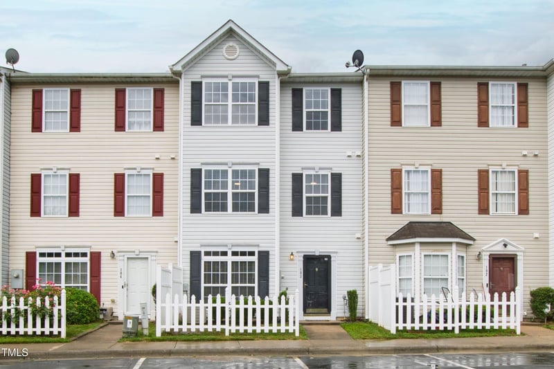 8610 Neuse Landing Ln, Raleigh, NC 27616