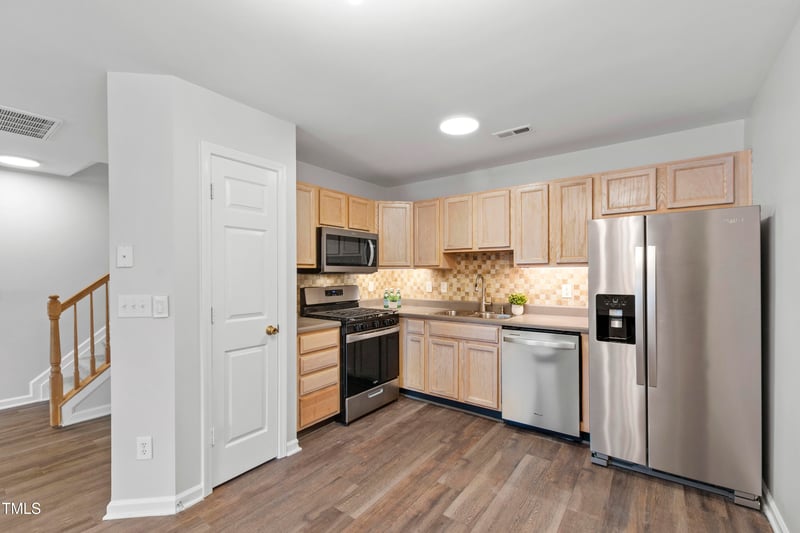 8610 Neuse Landing Ln, Raleigh, NC 27616