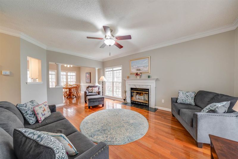 8612 Erinsbrook Dr, Raleigh, NC 27617