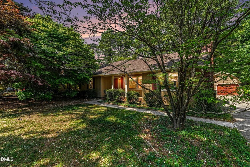 8612 Maidstone Ct, Raleigh, NC 27613