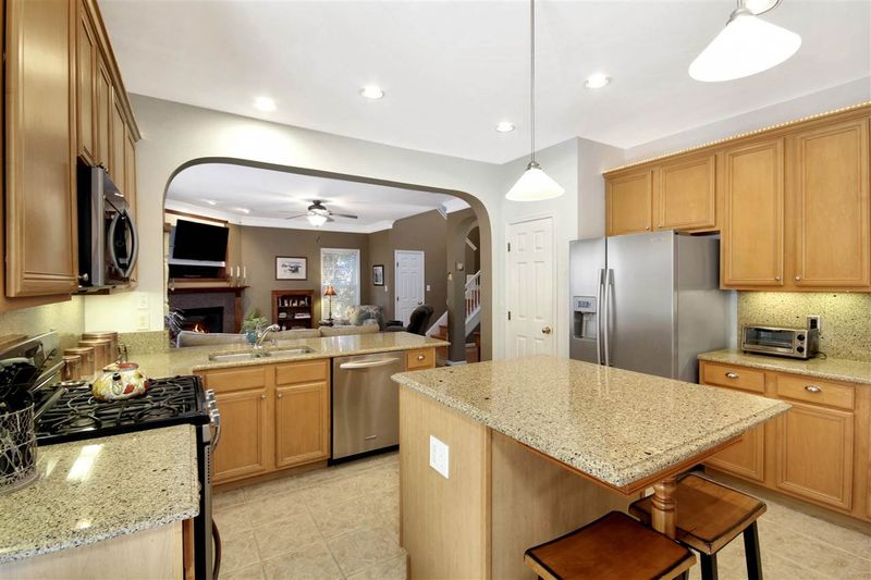 8613 Barrett Hall Ln, Wake Forest, NC 27587