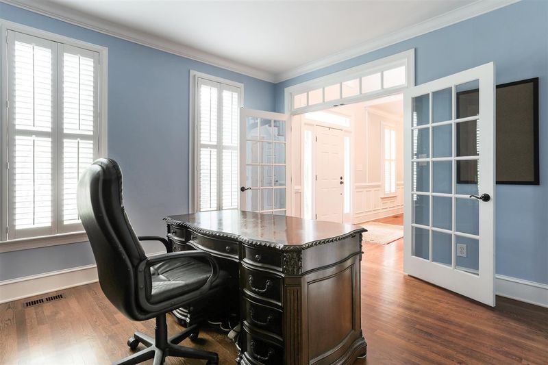 8613 Davishire Dr, Raleigh, NC 27615